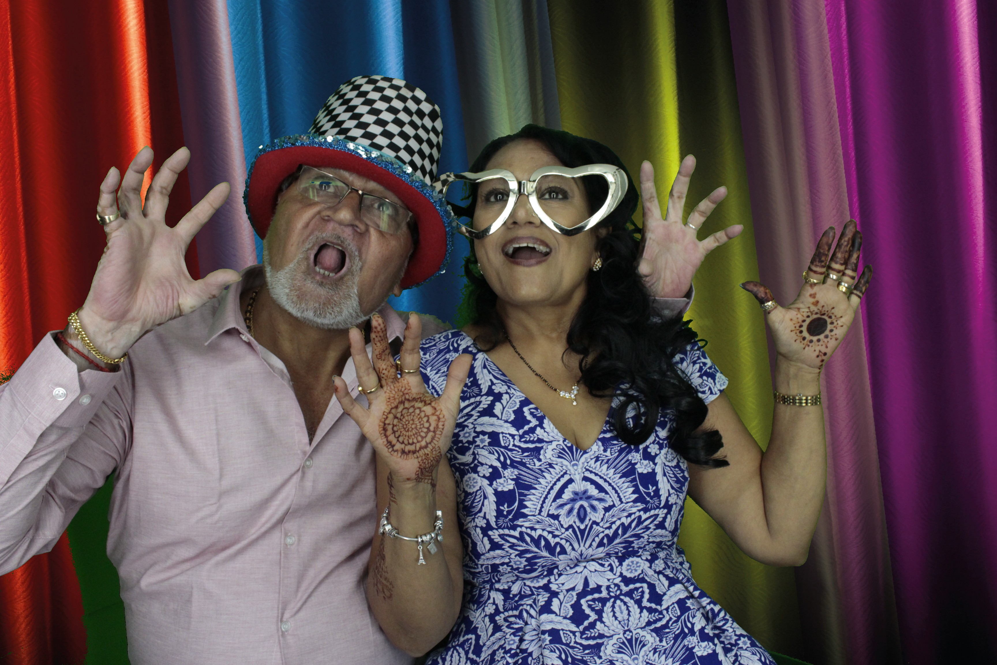 Bhavin & Yasmin’s Wedding | View more photos from the event at gallery.myphotoboothexperience.co.uk/u/MyPhotoBoothExperienceLtd/Bhavin-Yasmin’s-Wedding